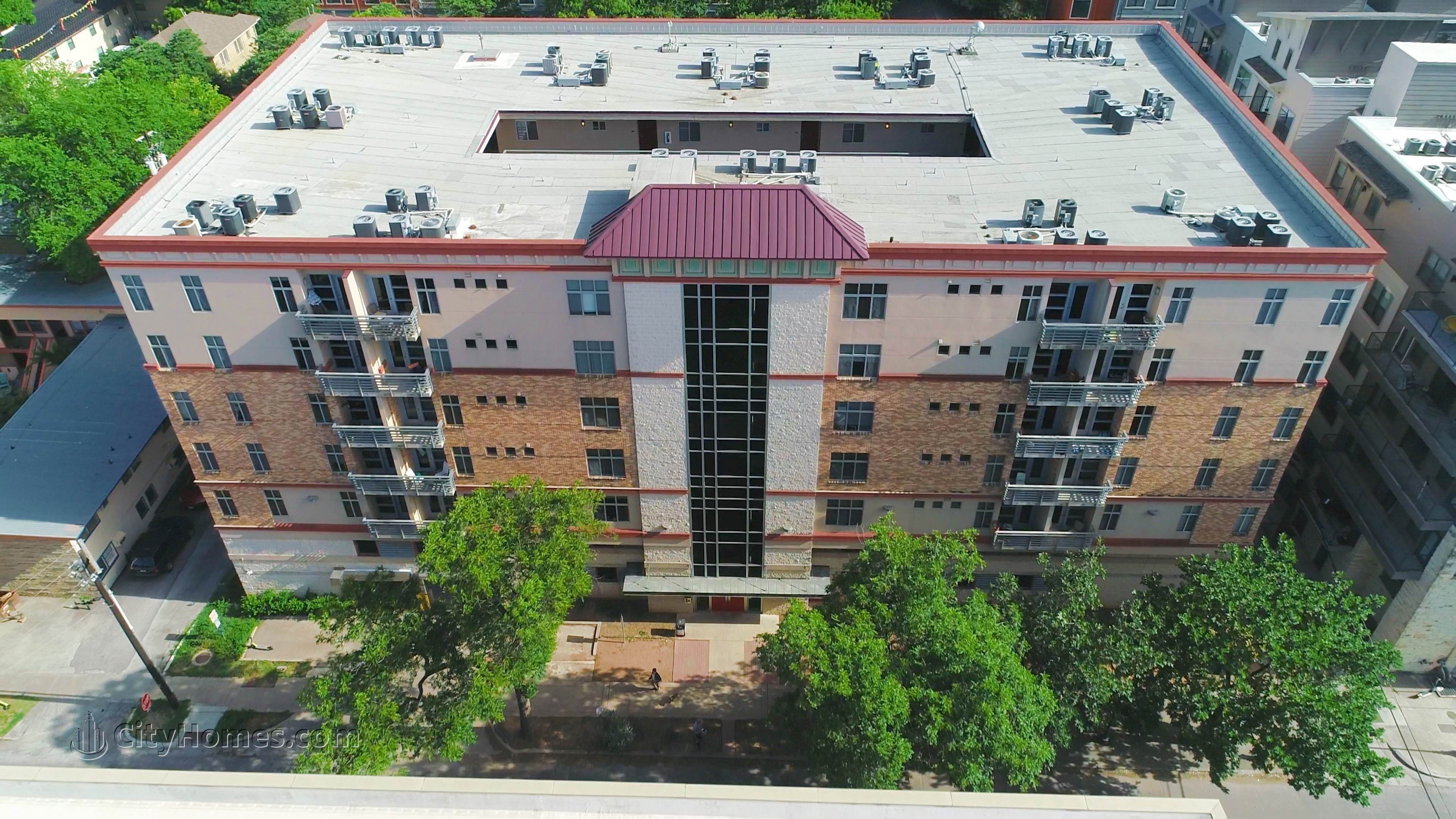 Piazza Navona Condos byggnad vid 711 W 26th St, West Campus, Austin, TX 78705