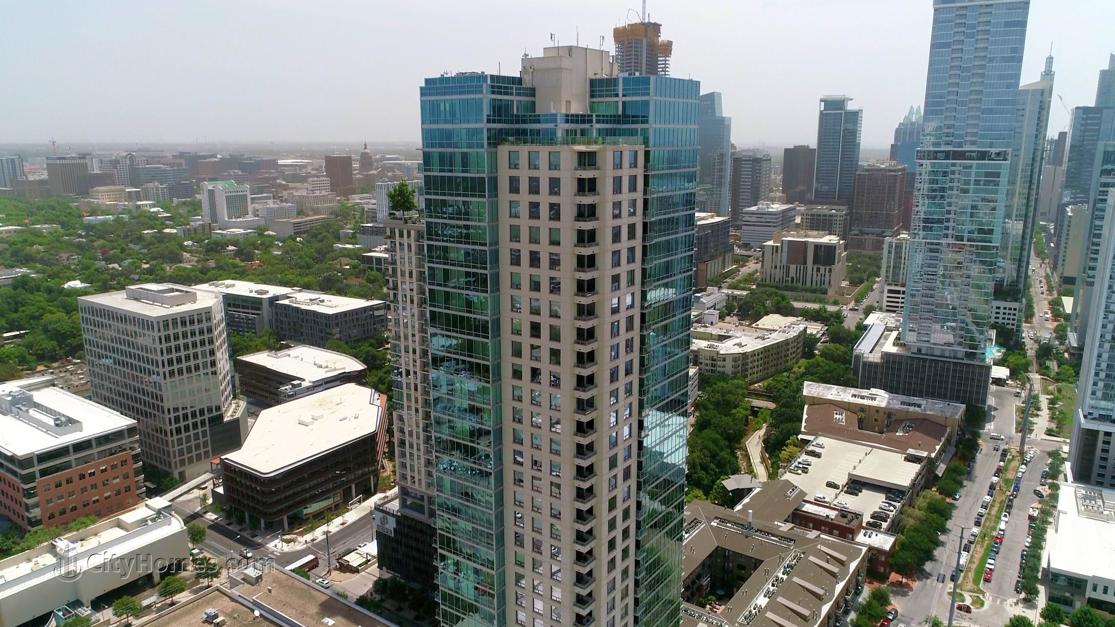2. Spring Condominiums byggnad vid 300 Bowie St, Market District, Austin, TX 78703
