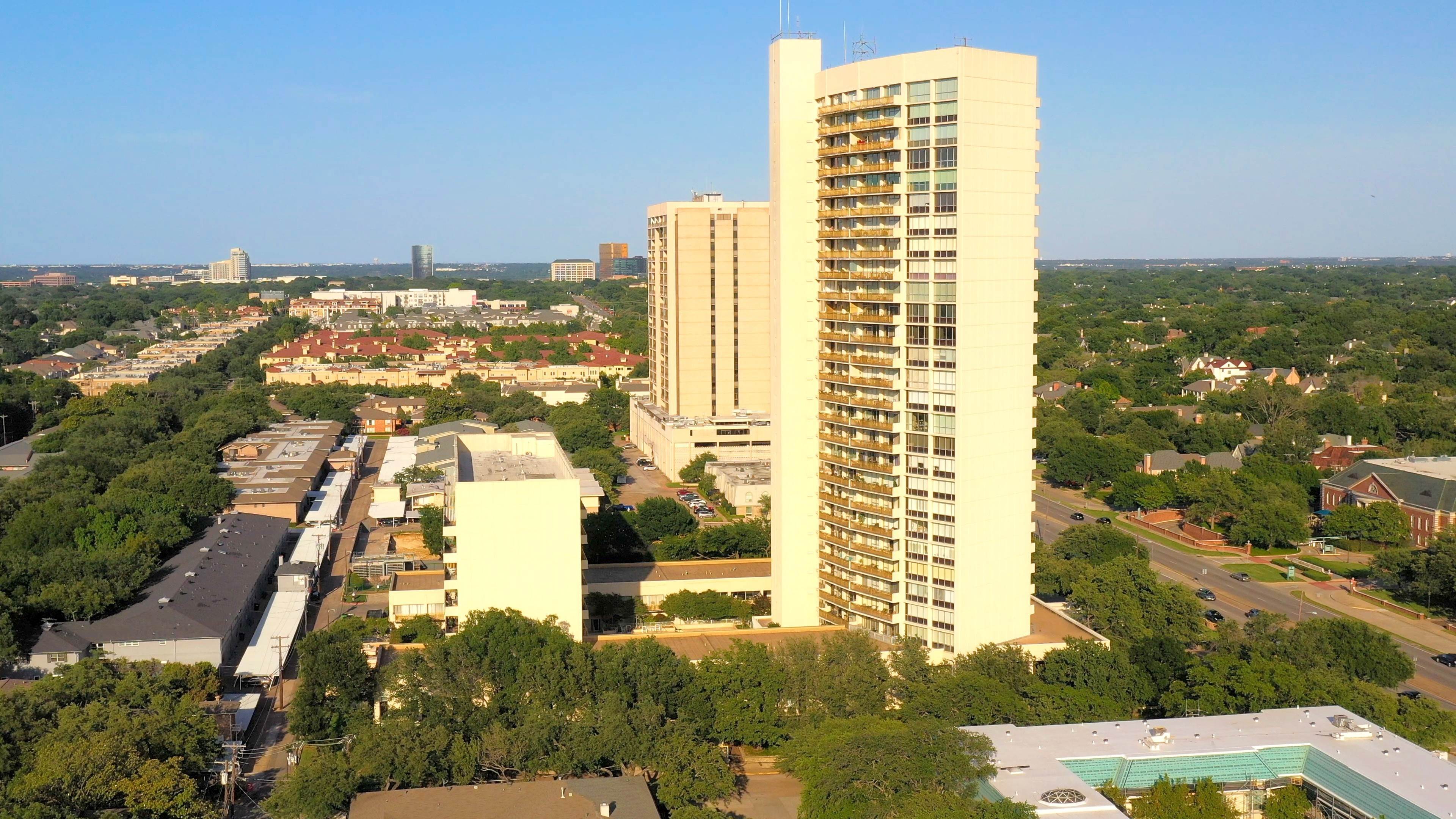 3. Preston Tower edificio en 6211 W Northwest Hwy, Preston Hollow, Dallas, TX 75225