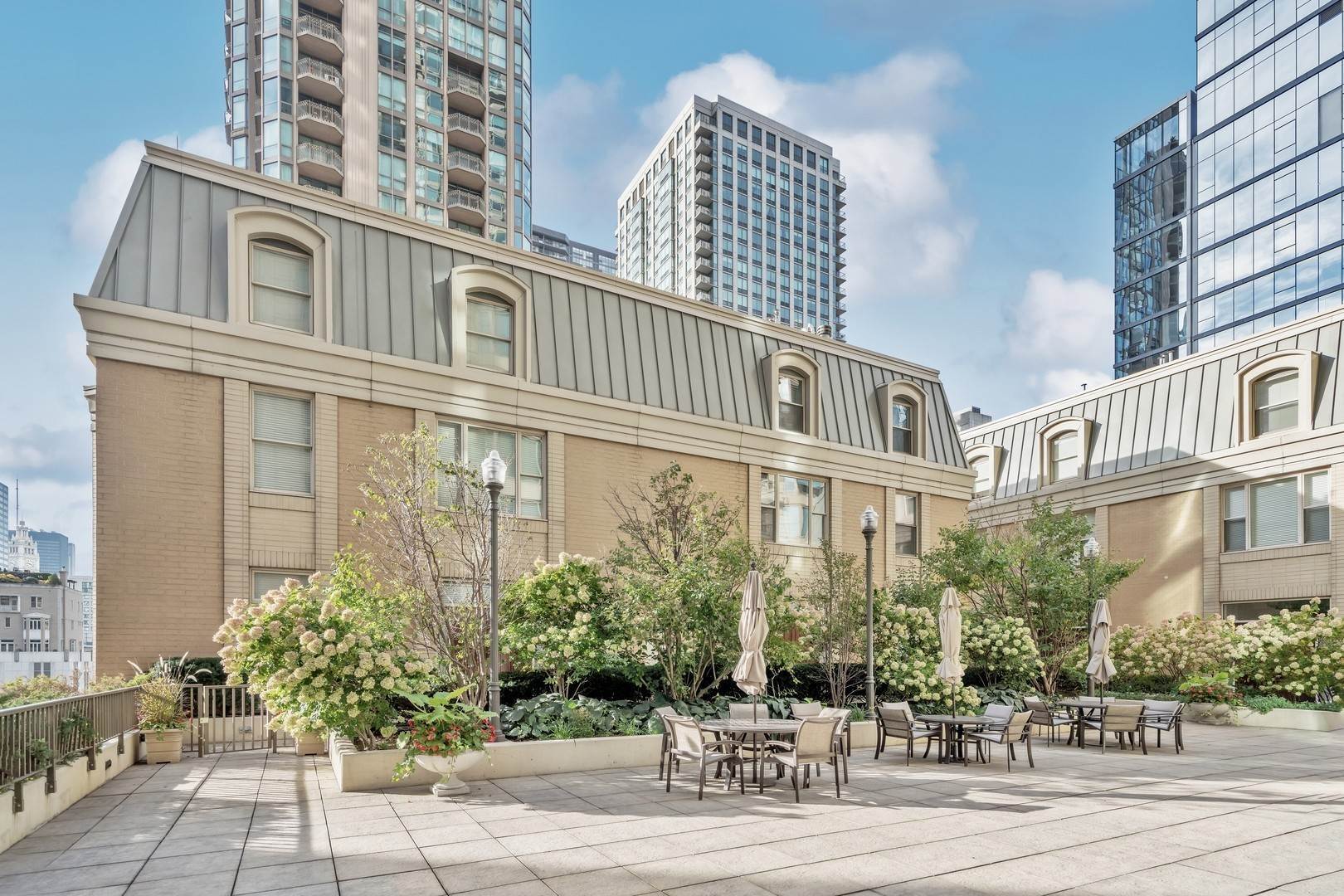Townhouse for Sale at River North, Chicago, IL 60611