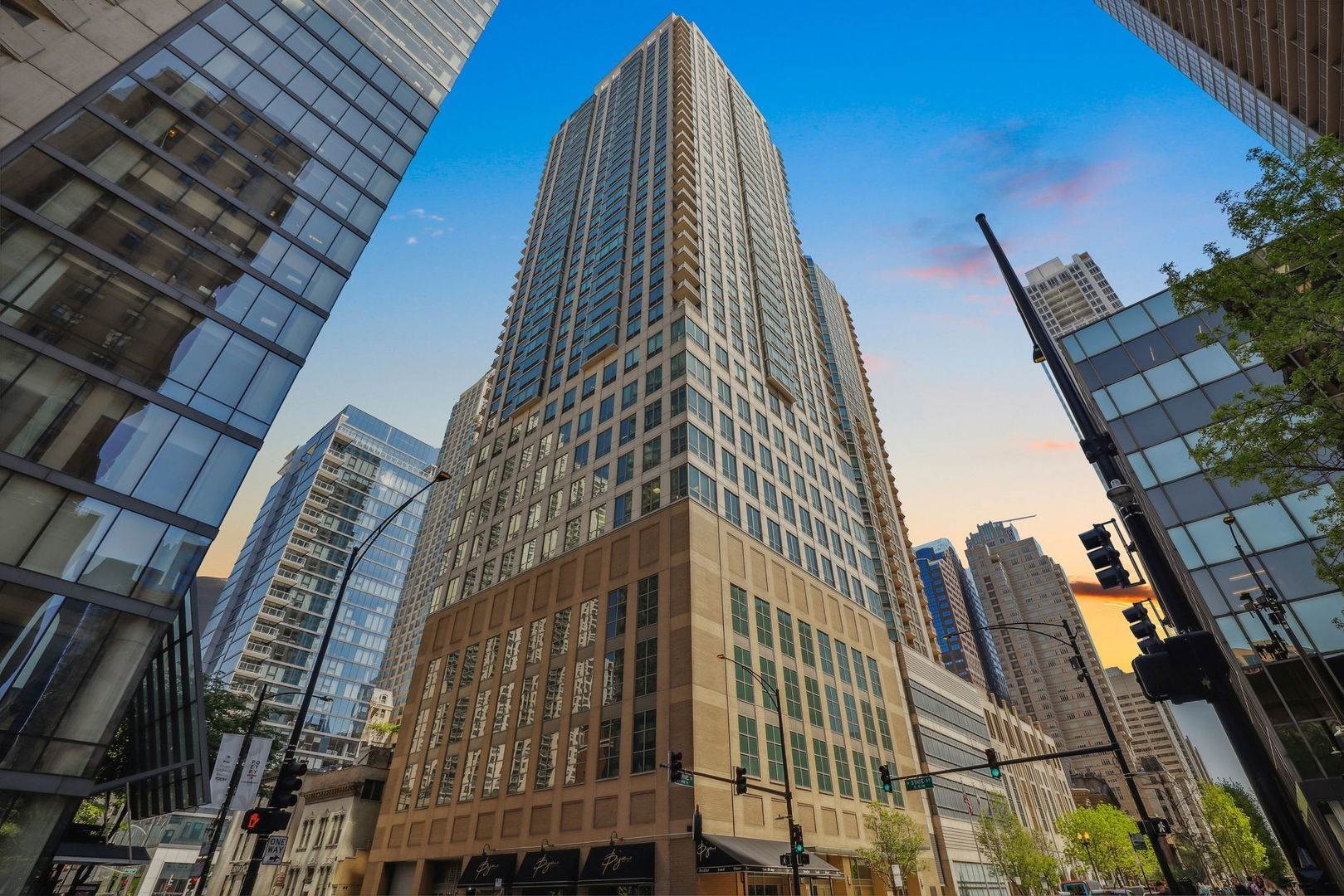 Single Family for Sale at River North, Chicago, IL 60611