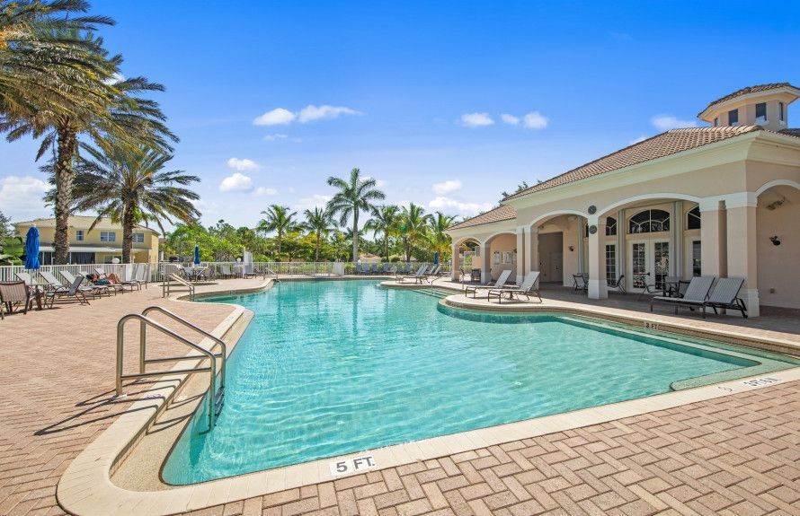 22. Sawgrass at Coral Lakes建於 1412 Weeping Willow Ct, Cape Coral, FL 33909