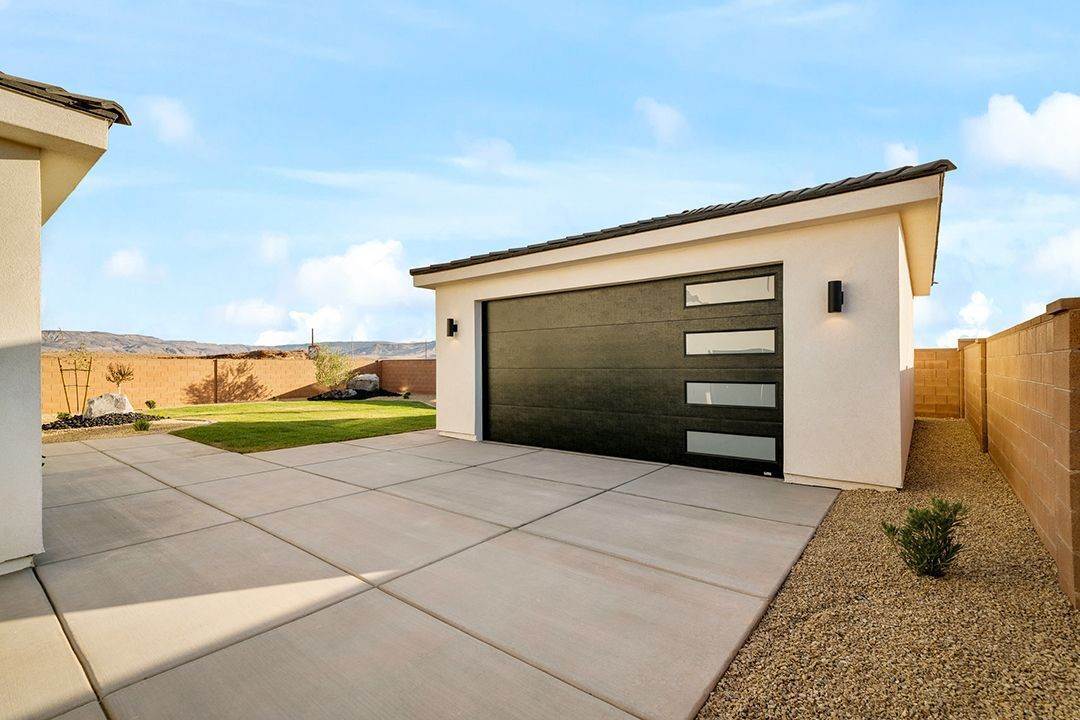23. building at 6068 S. White Trails Dr., St. George, UT 84790