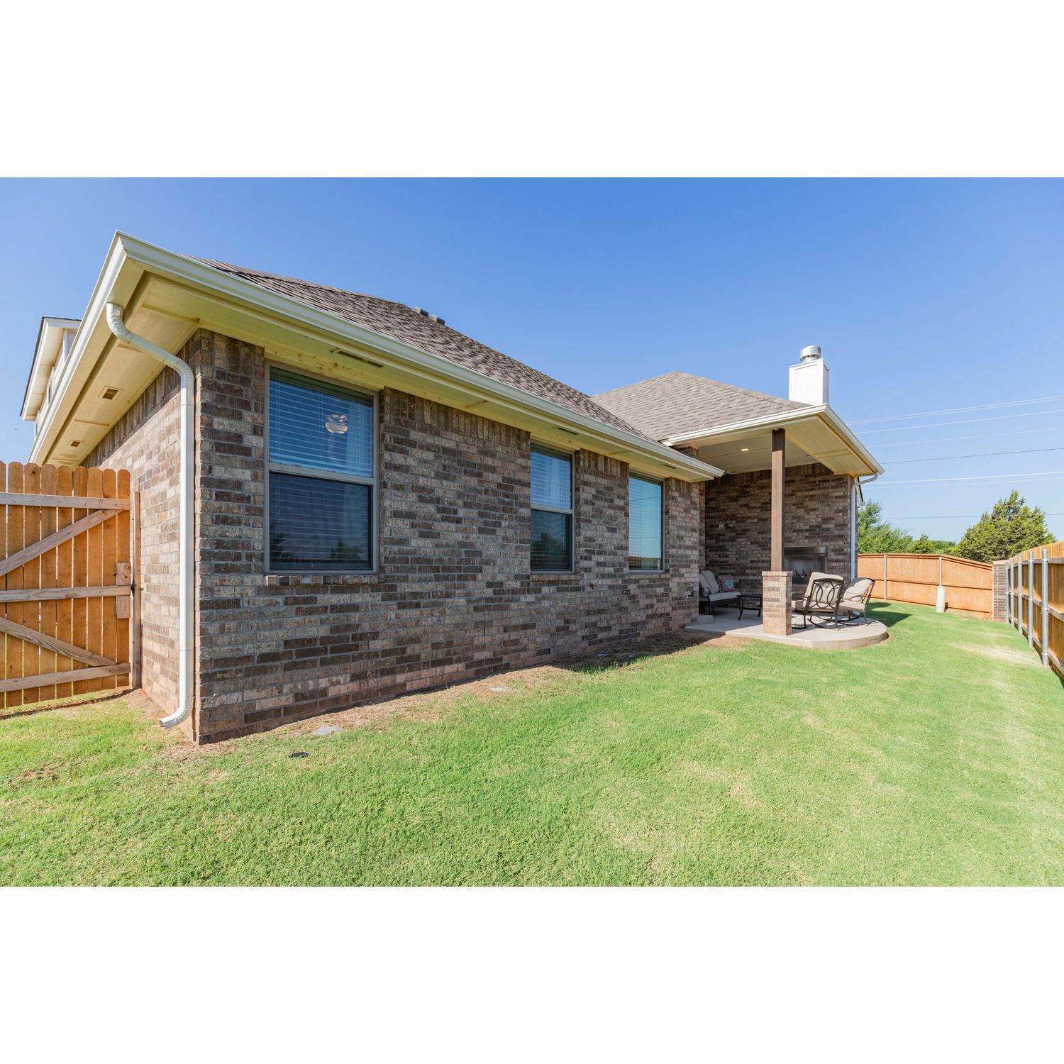 44. Canyons bâtiment à 10533 SW 52nd St, Mustang, OK 73064