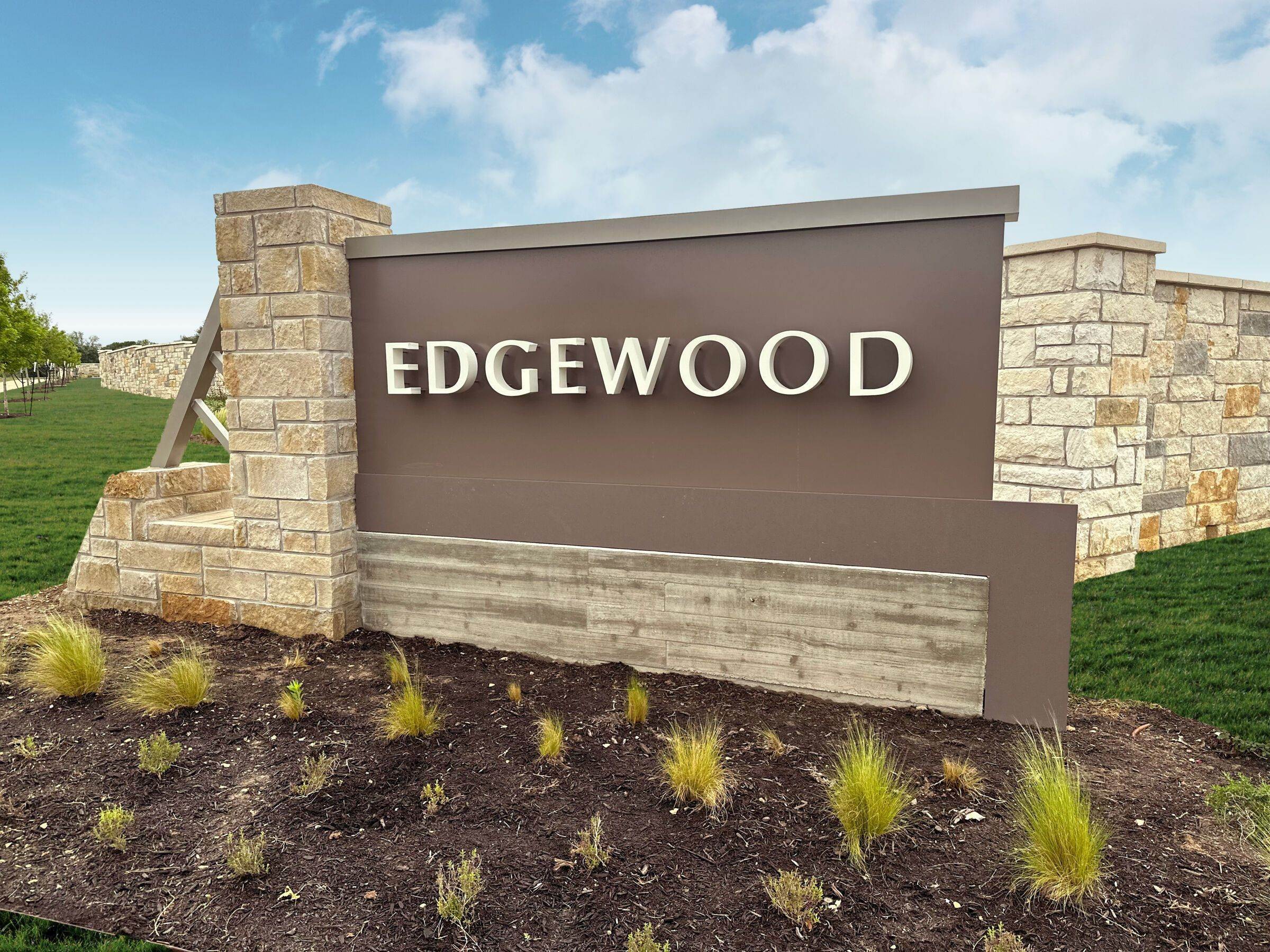 8. Edgewood建於 828 Sanger Lane, Leander, TX 78641