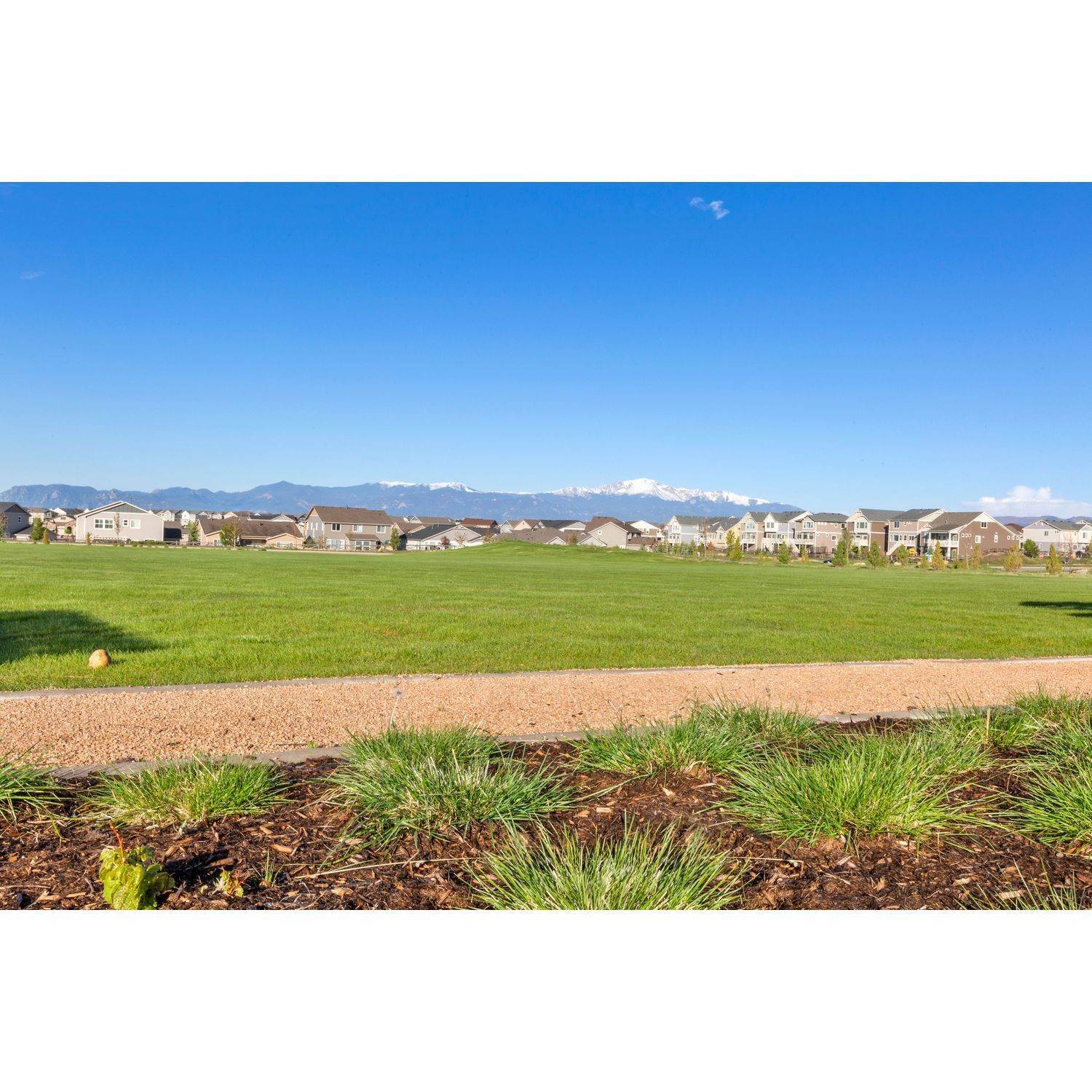 8. 9158 Braemore Heights, Colorado Springs, CO 80927에 The Retreat in Banning Lewis Ranch 건물